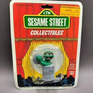 Oscar Grouch Pvc Figure Trash Can Cymbals Sesame Street 2 inch Tara Toy Vintage